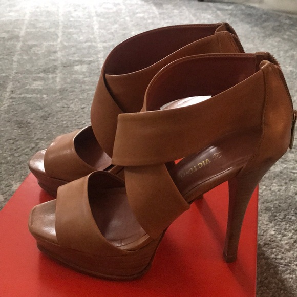 Brown wedge high heel sandal - Picture 2 of 5
